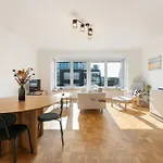 Zonnig, Ruim Appartement Op A+ Locatie!