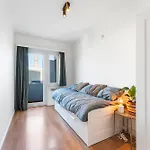 Zonnig, Ruim Appartement Op A+ Locatie!